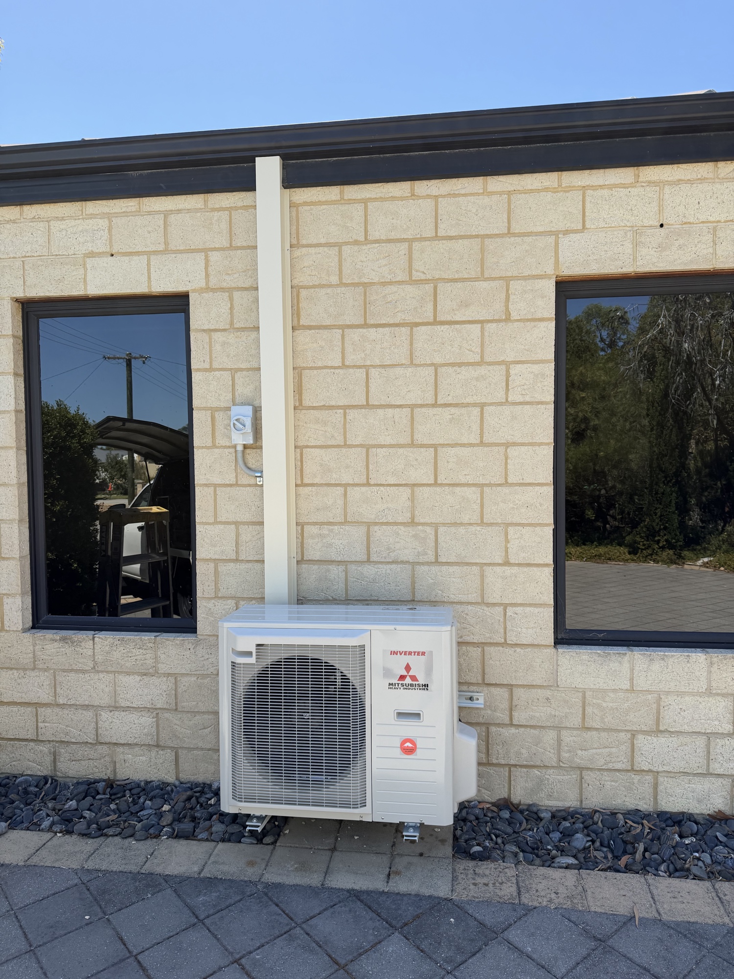 Clean Mitsubishi Heavy Industries outdoor unit installation